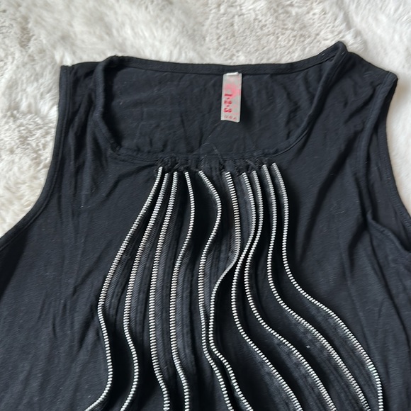 Sleeveless black tunic - Picture 2 of 4